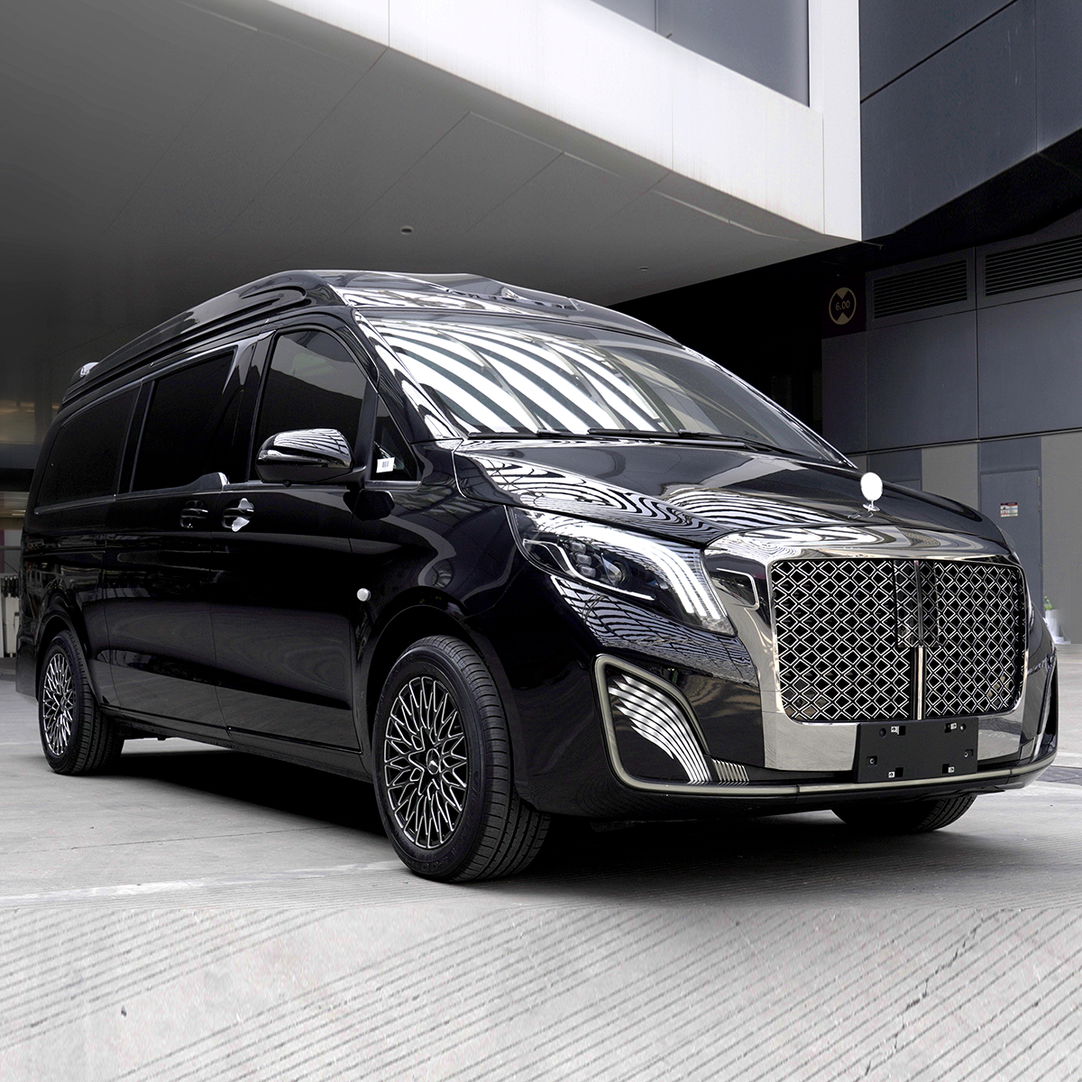 Maybach Style Full Body Kit For Mercedes Vito V-Class W447 Front Rear Bumper Grille Roof Spoiler Headlight Trim